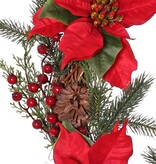 Krans met den & cypres, poinsettia (x 5), natural pine cone (x 5), foam bessentoef (x 5), 50 cm