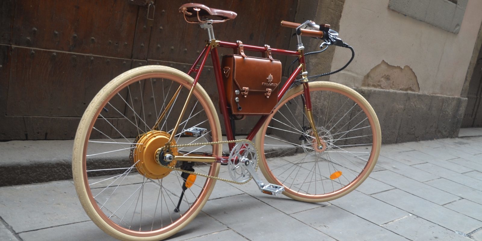 Rayvolt Ambassador - Retro Punk