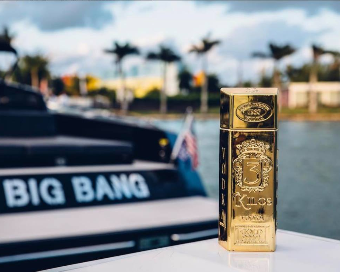 Binnenkort iemand jarig? Geef een vodka geschenk