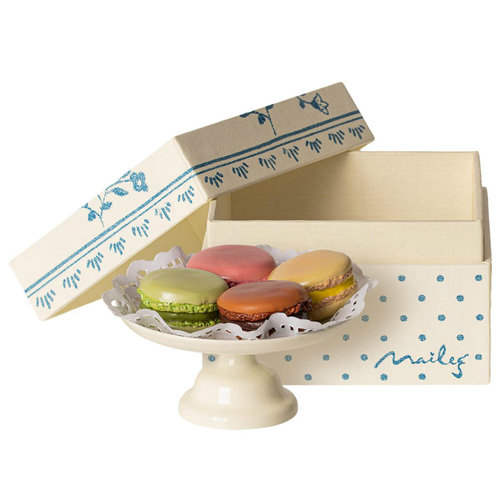 Maileg Macarons op Cakestand