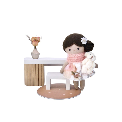 Kleine Lievelijne Poppenhuis Popje Avélie Kleine Lievelijne Poppenhuis Popje Avélie