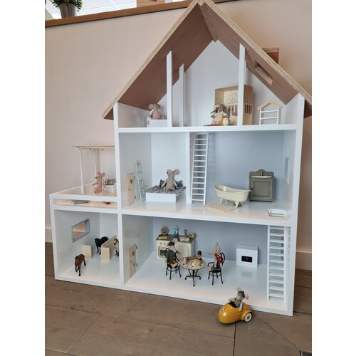 Project Dollhouse Poppenhuis met aanbouw, veranda en paarden stalletjes