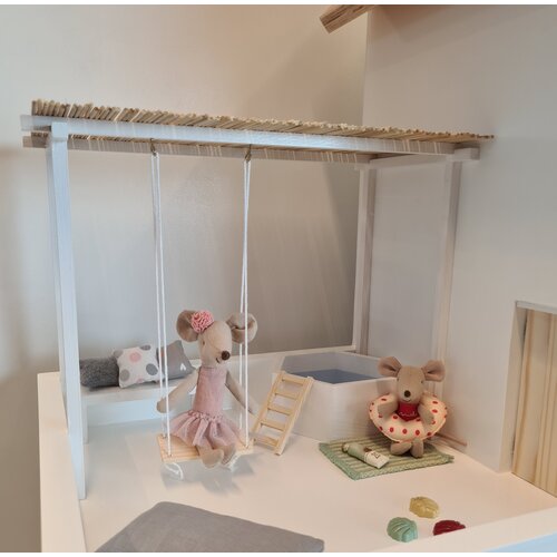 Project Dollhouse Poppenhuis met aanbouw, veranda en paarden stalletjes