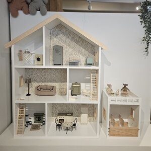 Project Dollhouse Maileg Poppenhuis met Trappen en Behangetjes