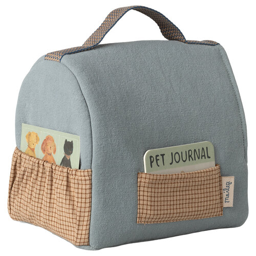 Maileg Draagmand Puppy - Dusty Blue Maileg Draagmand Puppy - Dusty Blue