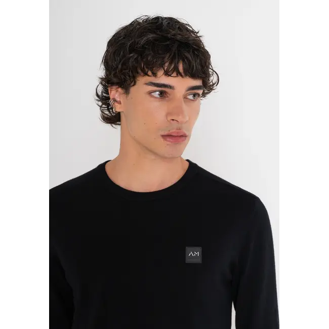 Antony Morato Antony Morato MMSW01439-YA500002 VISCOSE BLEND JERSEY WITH LOGO PATCH Black - Slim Fit