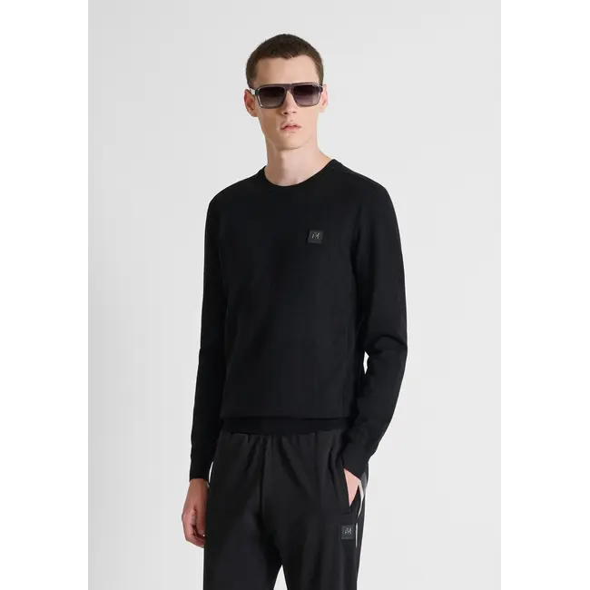 Antony Morato Antony Morato MMSW01659-YA500002 long-sleeve crew-neck sweater in super-soft viscose with metal logo on rubber patch Black - Slim Fit