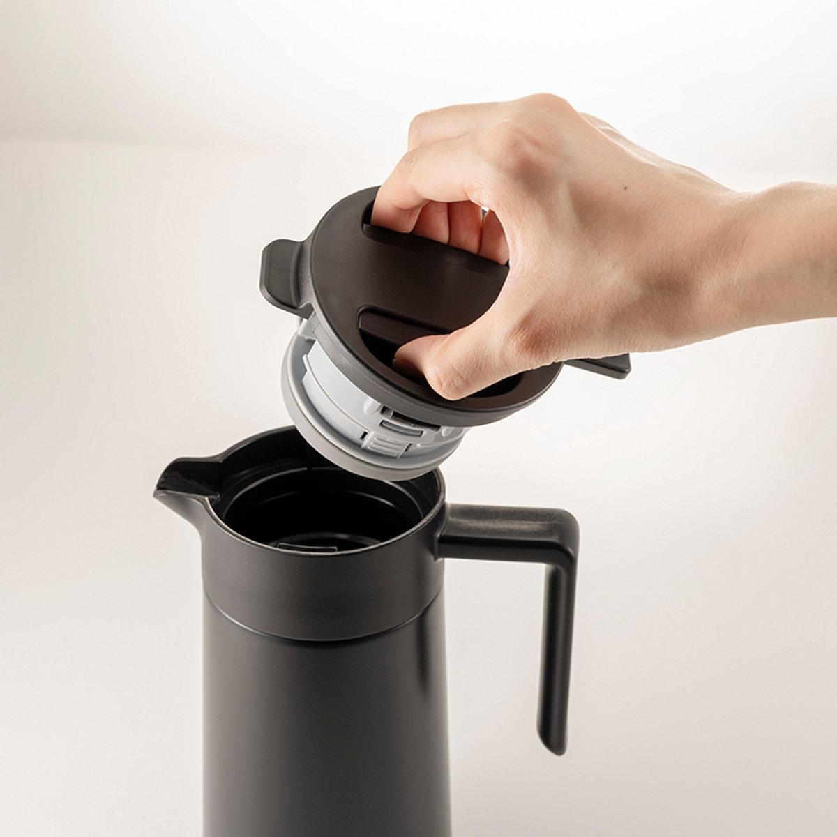 Hario Hario  Thermal 600ml zwart
