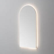 Spiegel gate met indirecte verlichting