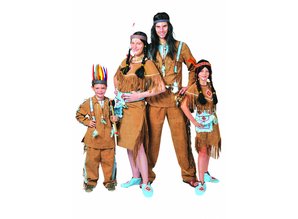 Carnival-costumes: Manitou Indian-family
