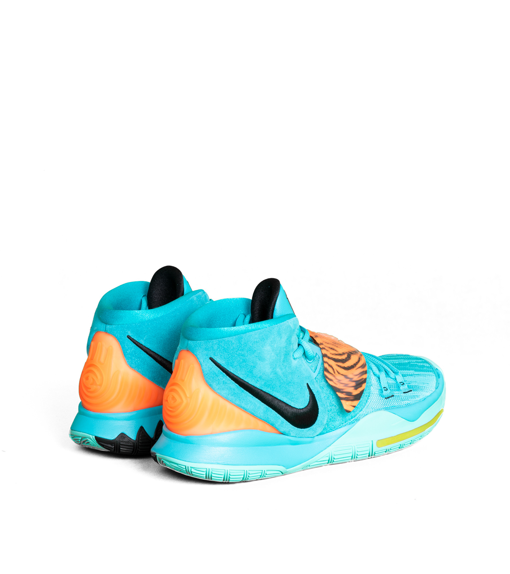 Kyrie 6 EP Pegs sneakers. Nike TW