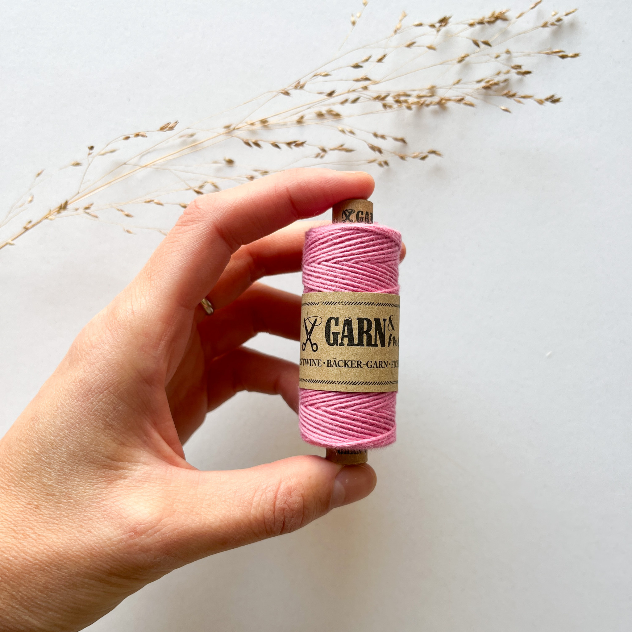 Bakers twine roos is een dun koord in 100 katoen FestLab