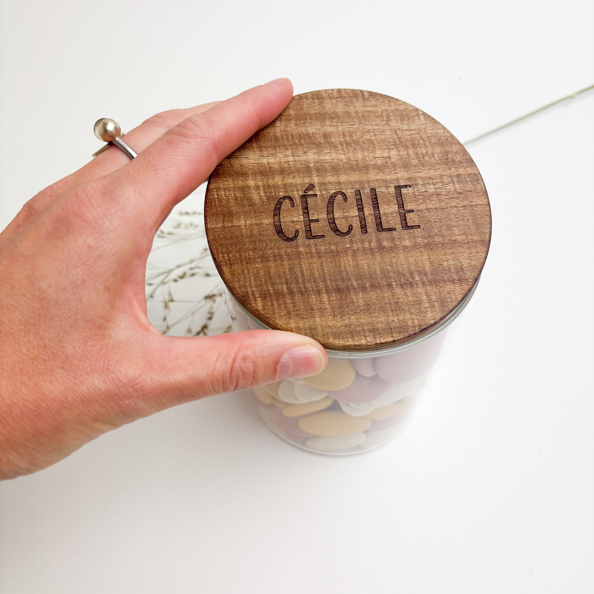 Glazen pot houten deksel met gravure-3