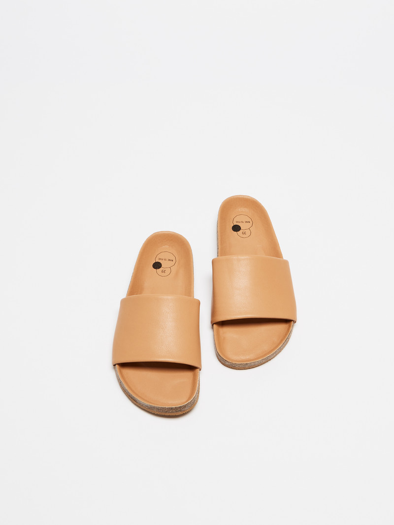 Slip On #kato almond lux