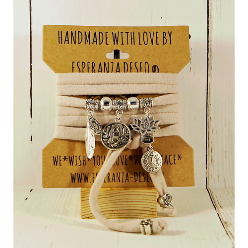 Esperanza Deseo Bracelet Natural Collor & Charms nude Esperanza Deseo Bracelet Natural Collor & Charms nude