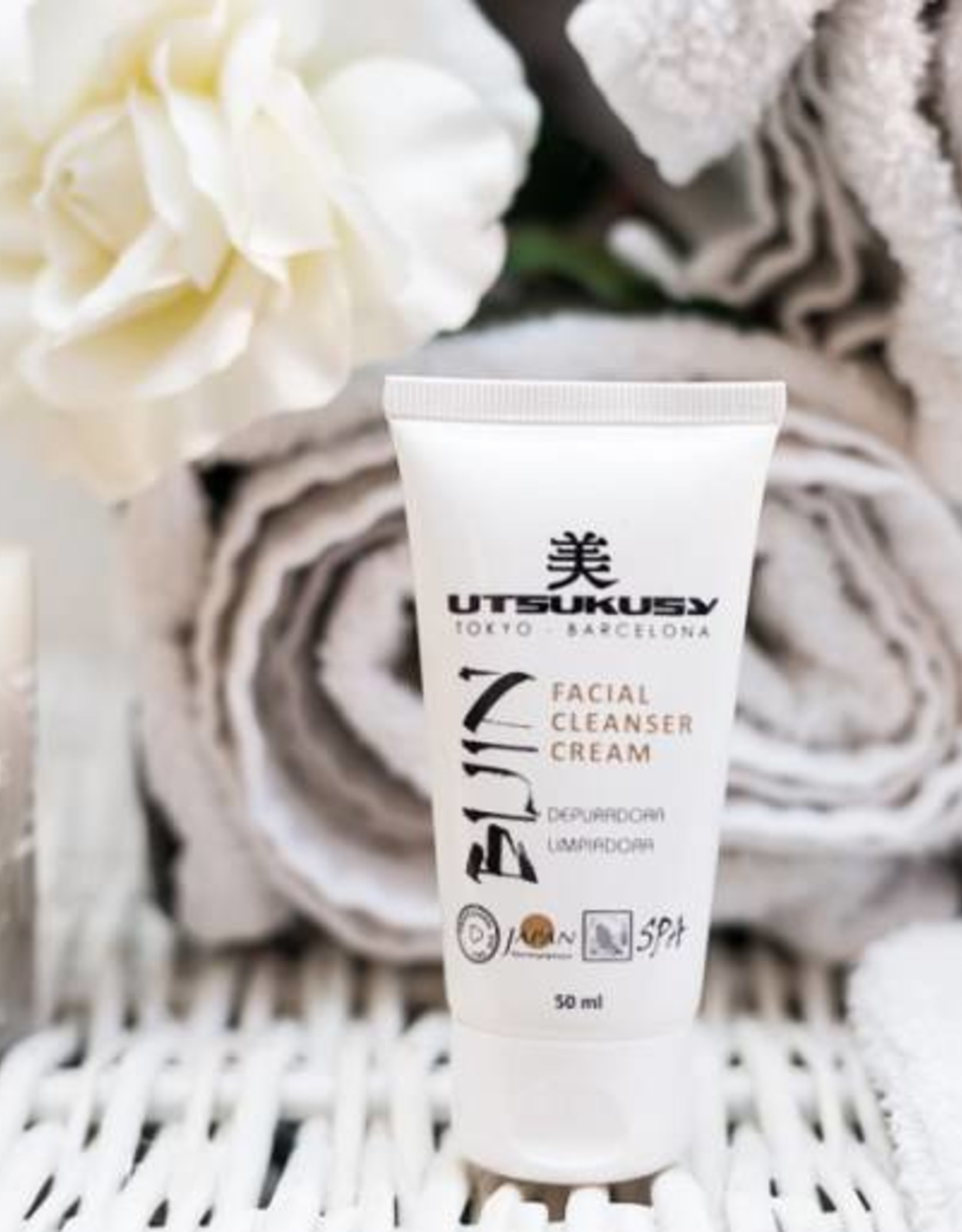 utsukusy facial cleanser cream