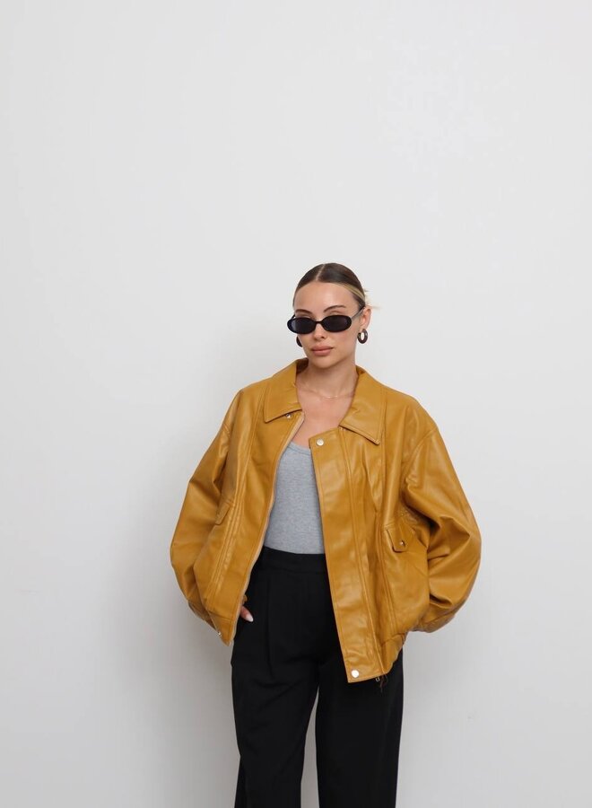 Oversized Bomber Jas Pu Camel