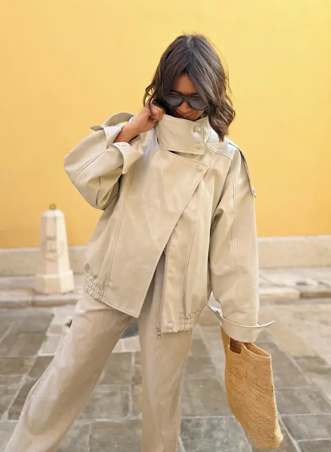 Jasje Leather Look Hoge Kraag Beige