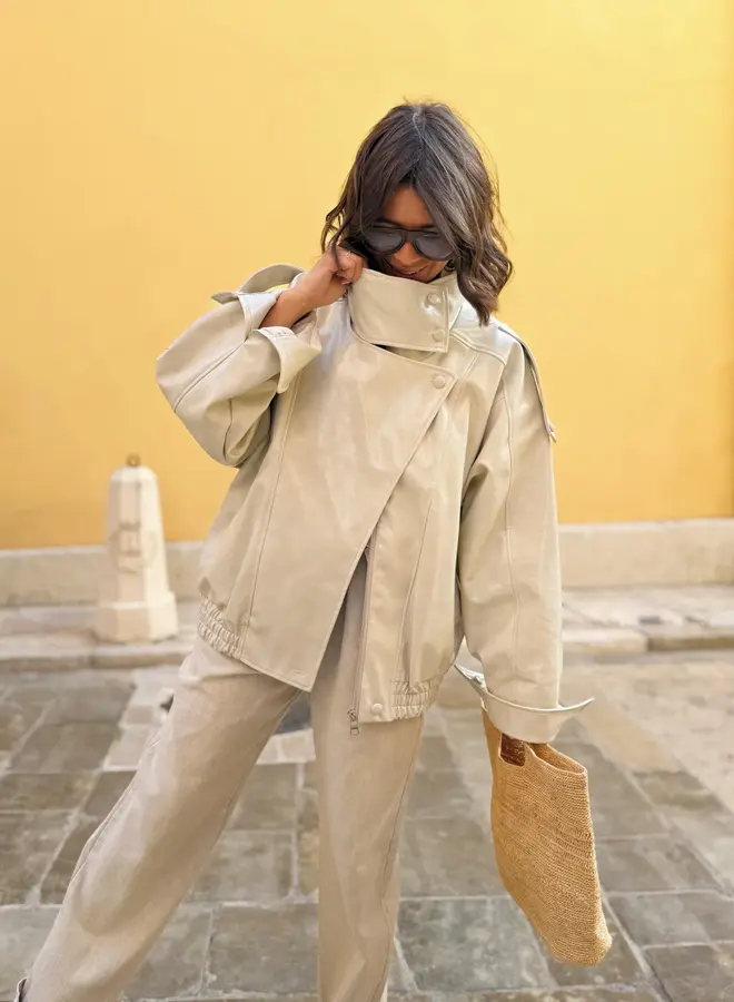 Jasje Leather Look Hoge Kraag Beige