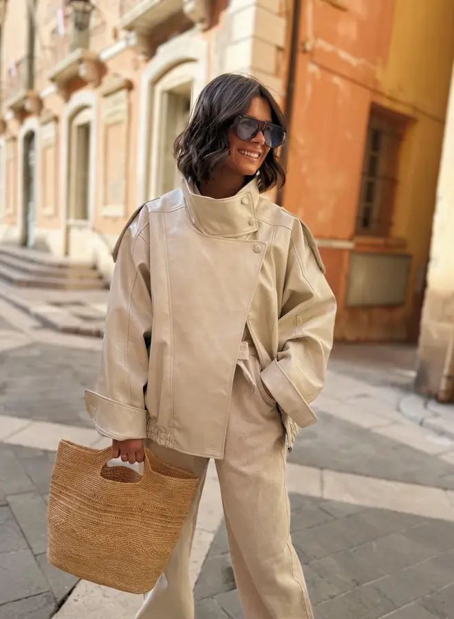 Jasje Leather Look Hoge Kraag Beige