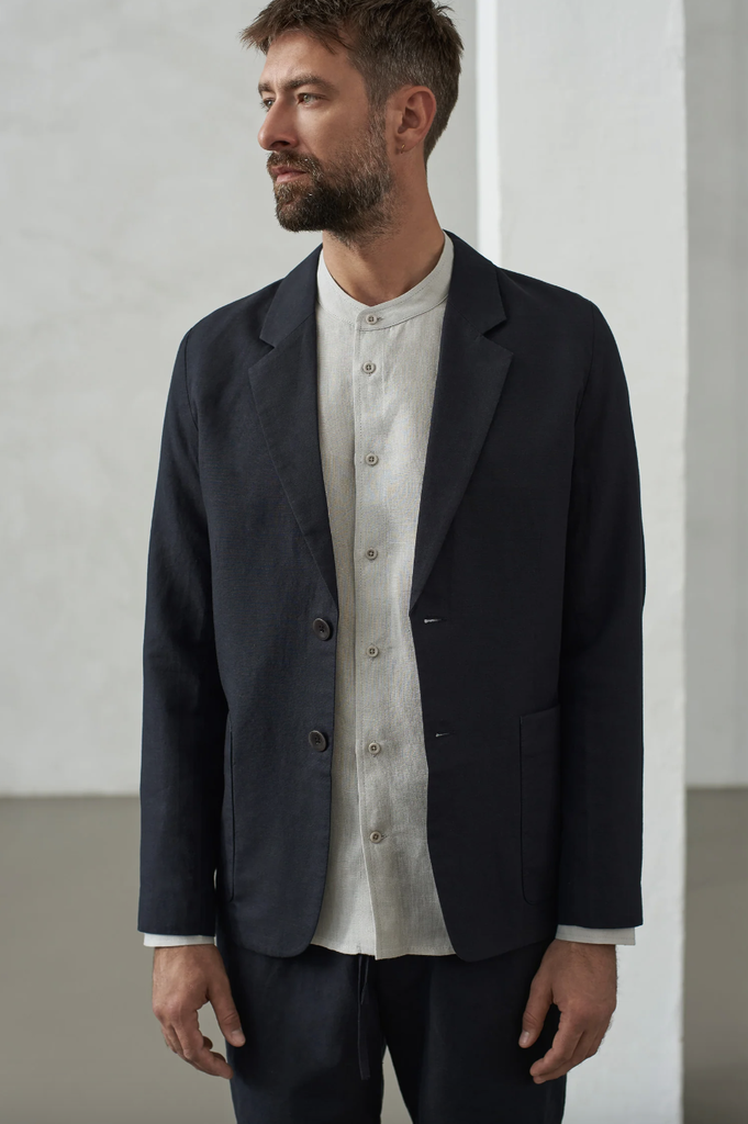 About Companions ENVER Black Linen Blazer