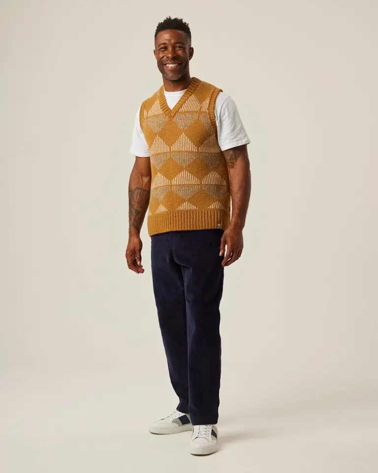 Peregrine Pattern sweatervest wheat