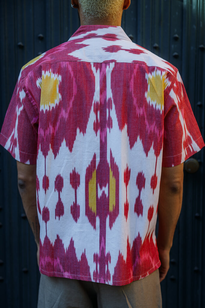 Kardo Ayo Ikat60 Roze Met Gele Geweven Print