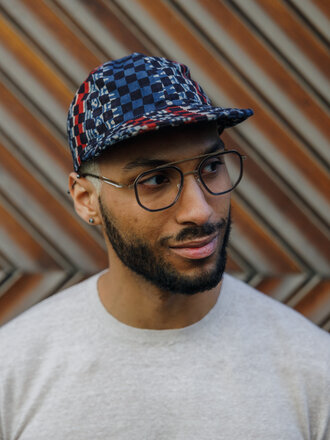 Kardo Peak Cap AJK 22 Print Blauw / Rood Kardo Peak Cap AJK 22 Print Blauw / Rood