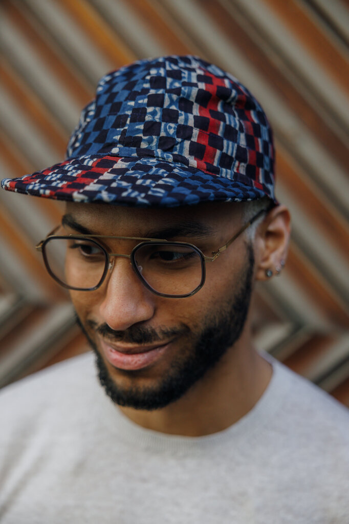 Kardo Peak Cap AJK 22 Print Blauw / Rood