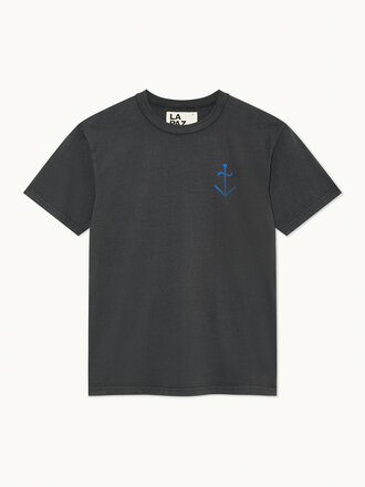 La Paz Dantas t-shirt black sand/yves blue logo La Paz Dantas t-shirt black sand/yves blue logo