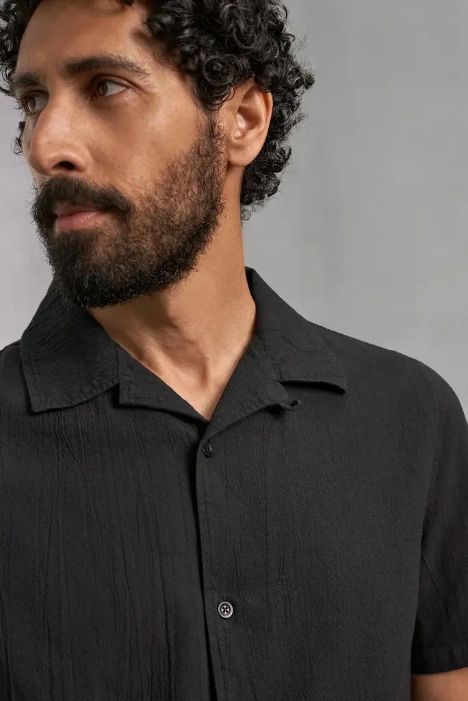 About Companions KUNO shirt eco crincle black