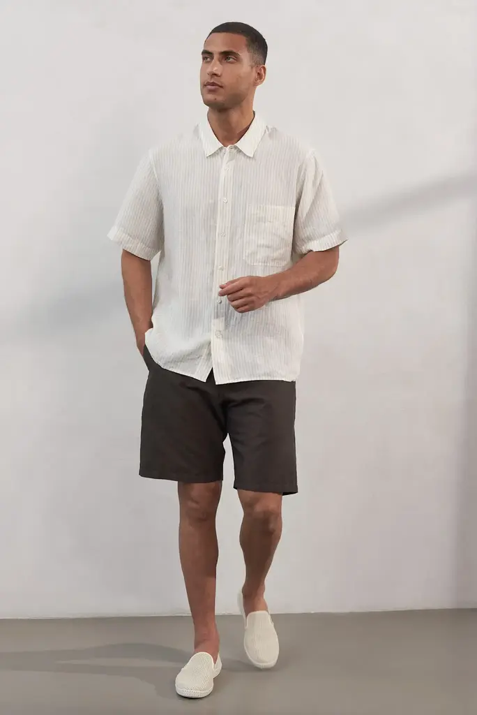 About Companions JONNY shorts linen coffee