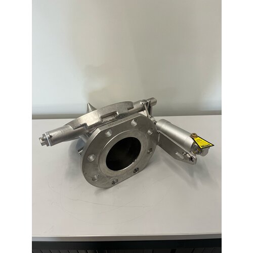 DN100 45° pneumatisches Bodenventil - dampfbeheizt - Spitzkegel GUARD™ DN100 45° pneumatisches Bodenventil - dampfbeheizt - Spitzkegel