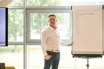 Sales training voor beginners: zo leert u verkopen met een systeem