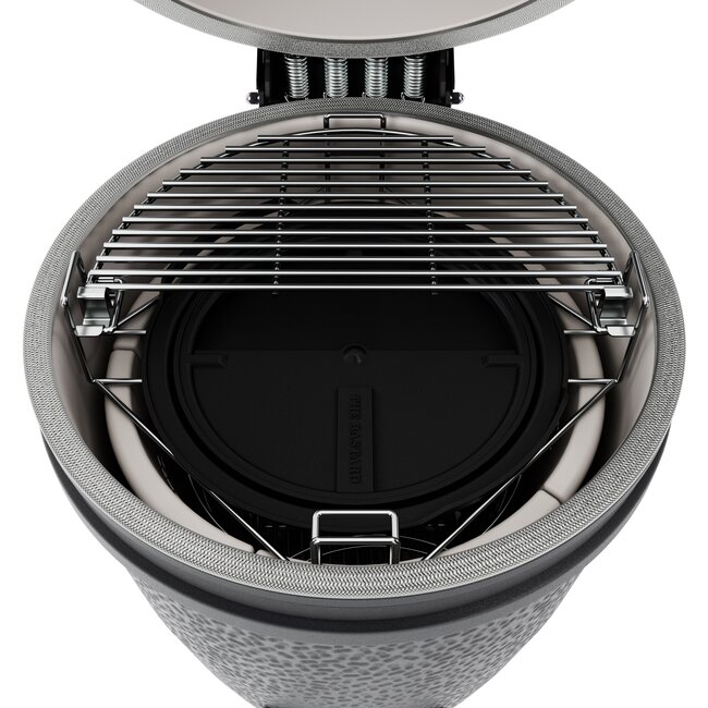 The Bastard kamado’s en BSTRD Pro Large Graphite Solo kamado BBQ