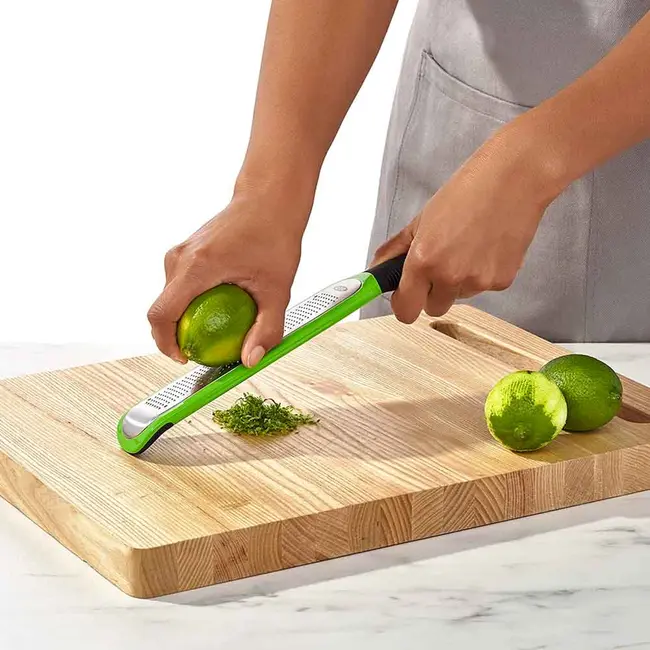 OXO Good Grips Fijne Rasp en Zesteur met Anti-Slip Handvat