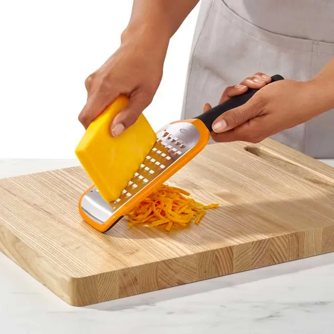 OXO Good Grips Grove Rasp met Anti-Slip Handvat en Beschermhoes