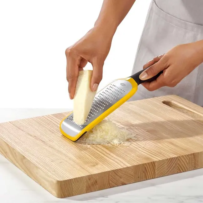 OXO Good Grips Rasp Medium RVS met Anti-Slip Handvat en Hoes