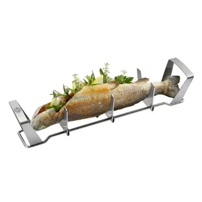 BBQ accessoires voor vis zoals rookplankjes, visklemmen en grillplaten