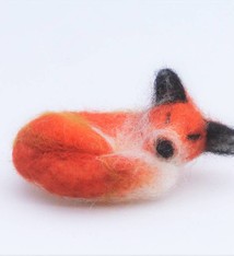 De Wolshoop Vosje liggend