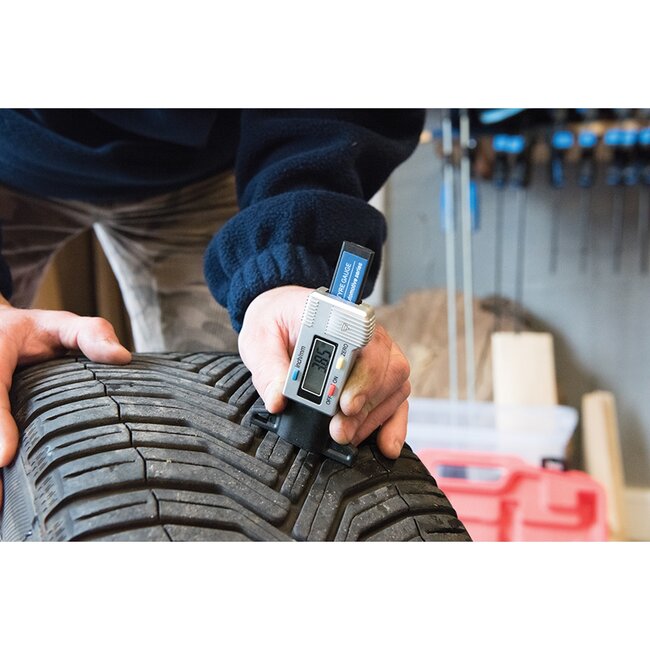 Silverline Bandenprofielmeter digitaal - kunststof - 0-25 mm bereik, 0,01 mm resolutie - zilver/zwart - voor banden en remblokken
