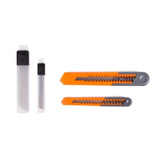 Benson 12-delige afbreekmessenset - ergonomisch ontwerp - reserve mesjes 9 en 18 mm - hoge drukkracht Benson 12-delige afbreekmessenset - ergonomisch ontwerp - reserve mesjes 9 en 18 mm - hoge drukkracht
