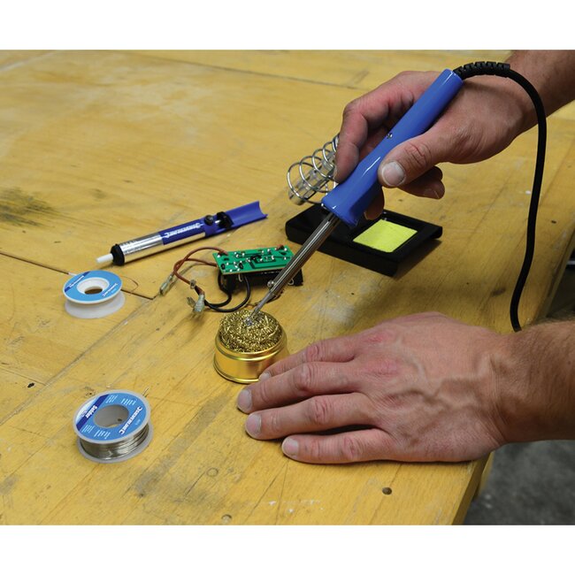 Silverline Soldeerpunt reinigingsset - messing wol - droog reinigen - 60 x 60 mm - goudkleurig - 2-delig - voor soldeerijzer