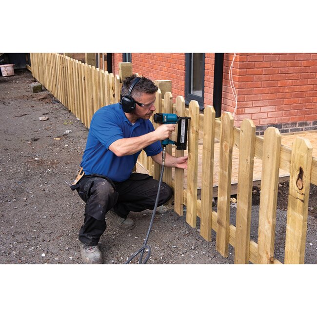 Silverline Pneumatische spijkertacker - magnesium behuizing - verstelbare inslagdiepte - 50-90 mm, 34 graden - dak, hek, vloer