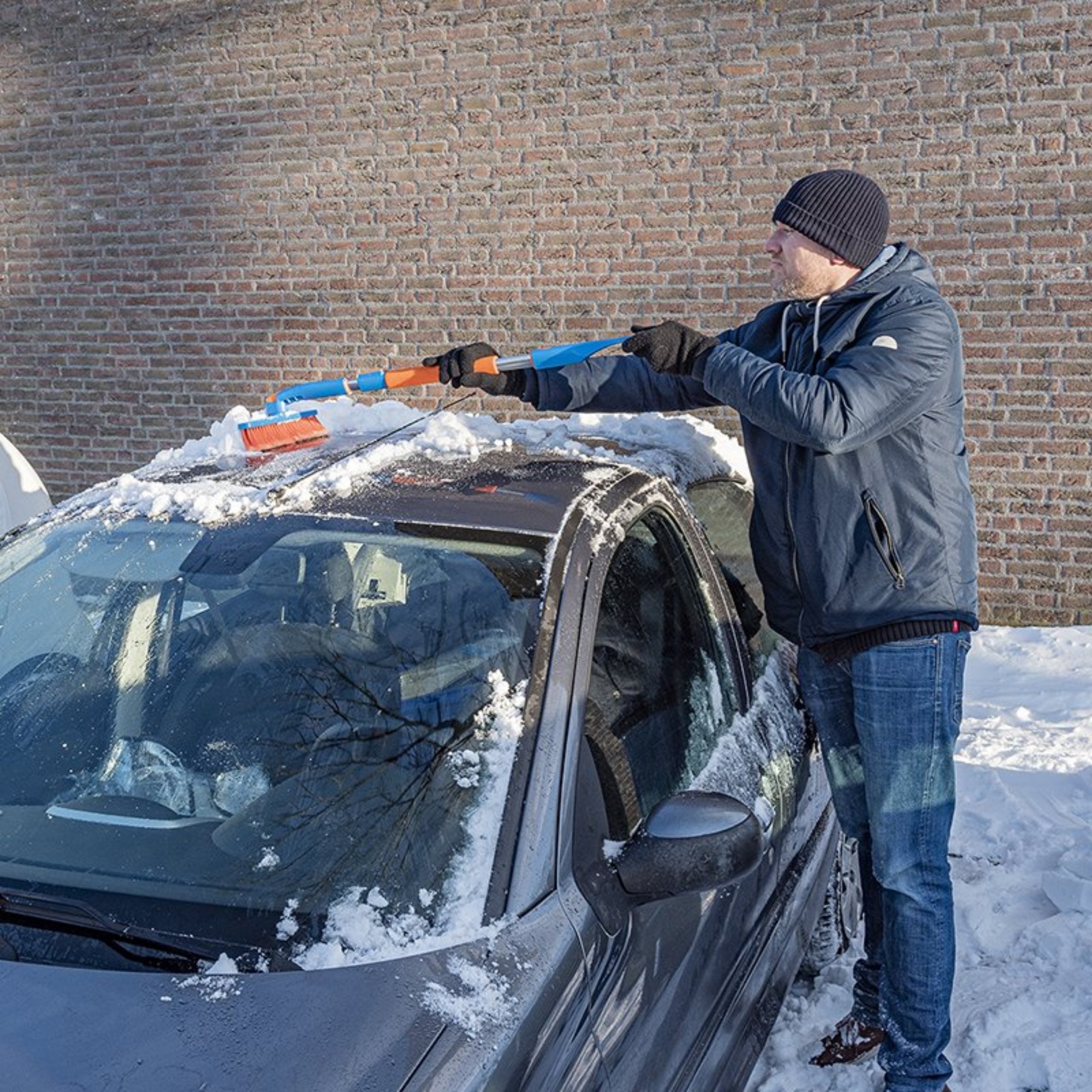 AUPROTEC Snow Brush Ice Scraper 2in1 with non-slip Comfort Soft Grip Car Windscreen Cleaner Snow Remover and De-icer Tool ASE 1 black-blue