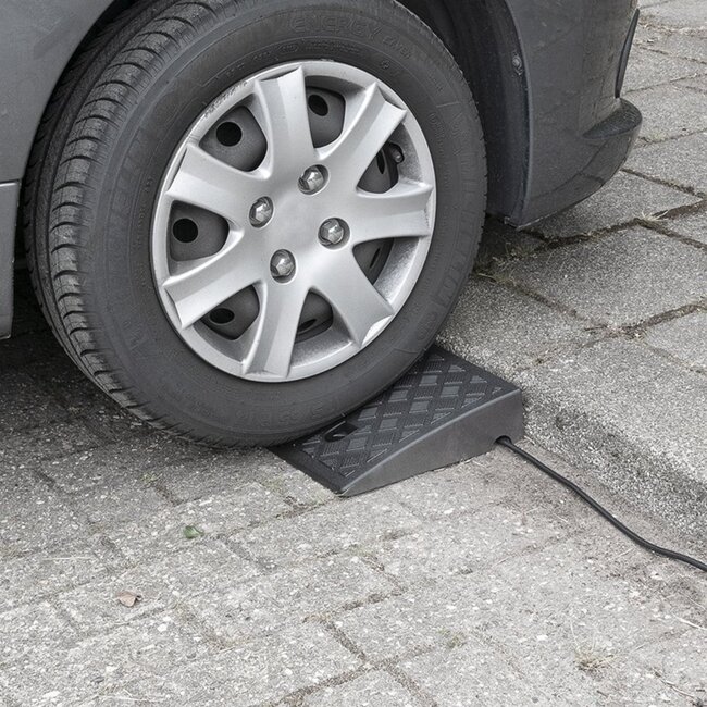 ProPlus Oprijblok voor stoeprand - profielgevormd oppervlak - 500 x 270 x 70 mm - zwart - 2 stuks