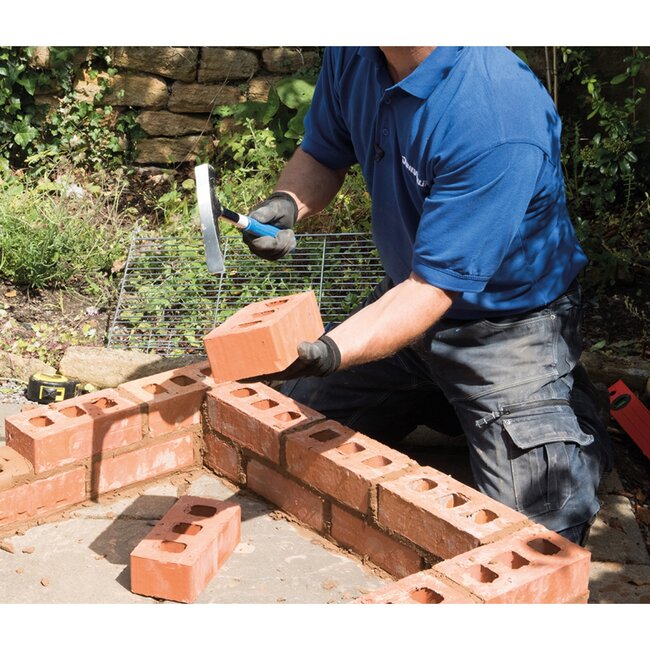 Silverline metselhamer - gehard staal met stalen steel - rubbergreep - 454 gram - chroomkleur - snijden en hakken bij metselwerk