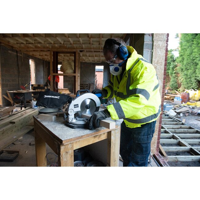 Silverline Verstek- en afkortzaag - metalen constructie - Ø 210 mm - 0-45° verstek en afschuining - voor hout, metaal en kunststof