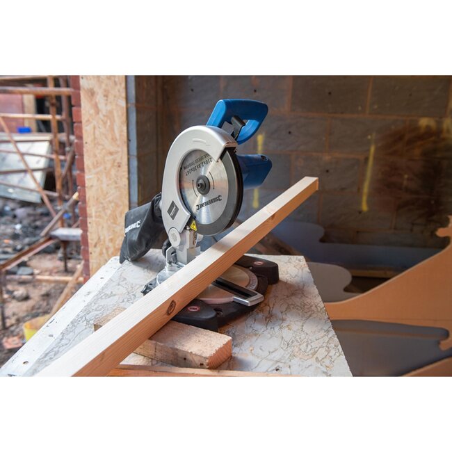 Silverline Verstek- en afkortzaag - metalen constructie - Ø 210 mm - 0-45° verstek en afschuining - voor hout, metaal en kunststof