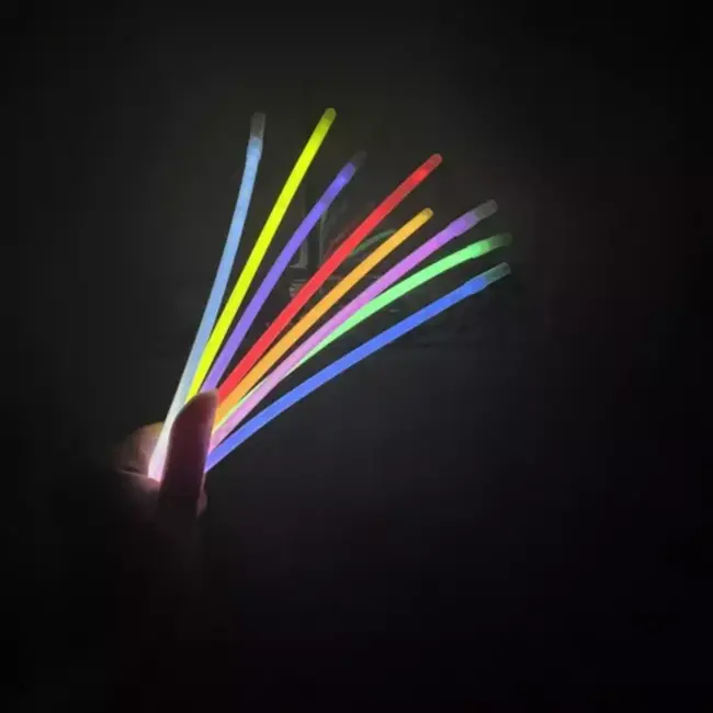 Kruzzel 100 Stuks Glow Sticks Set - Perfect voor Feesten en Festivals